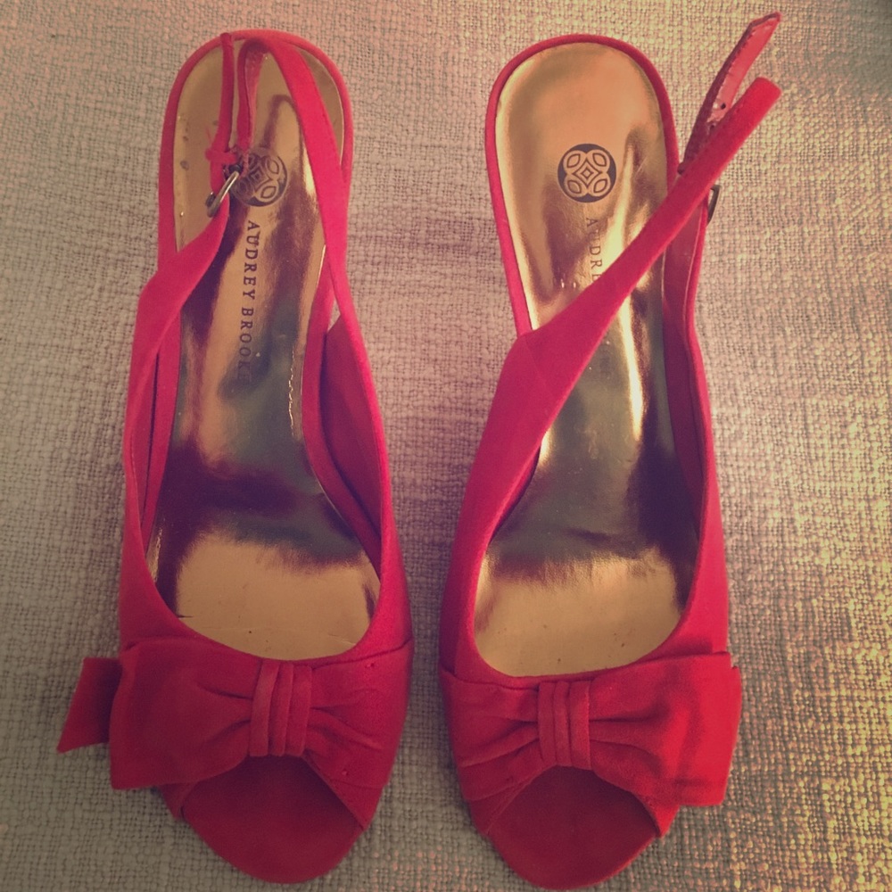 Audrey Brooke Red Suede Shoes 👠 w Peep Toe